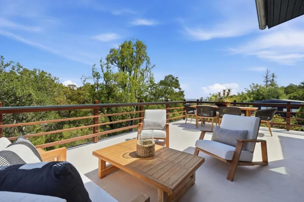 527 Lake Boulevard Redwood City, CA 94062