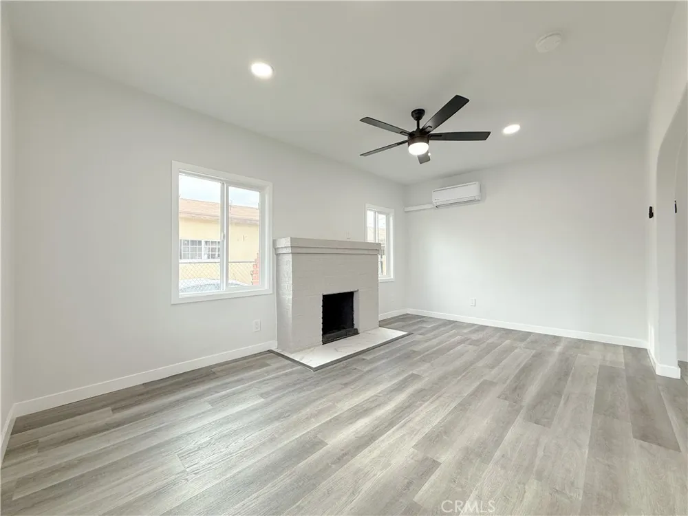 445 E 119th Street Los Angeles, CA 90061