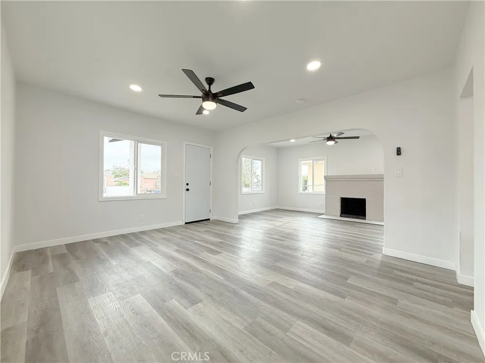 445 E 119th Street Los Angeles, CA 90061