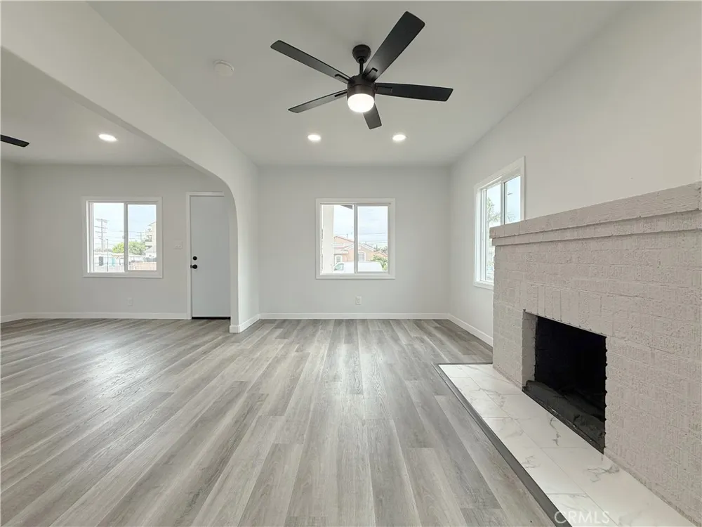 445 E 119th Street Los Angeles, CA 90061