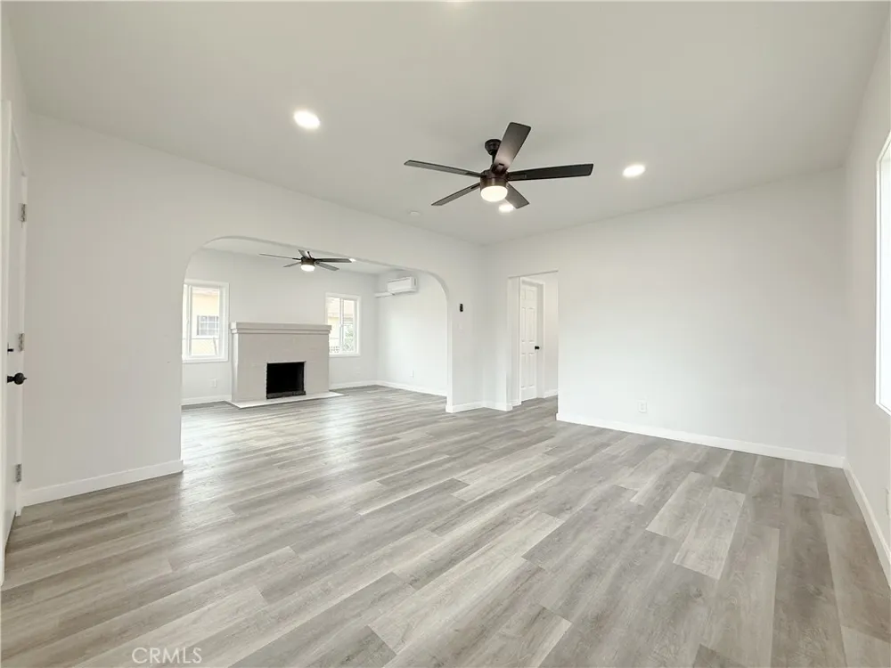 445 E 119th Street Los Angeles, CA 90061