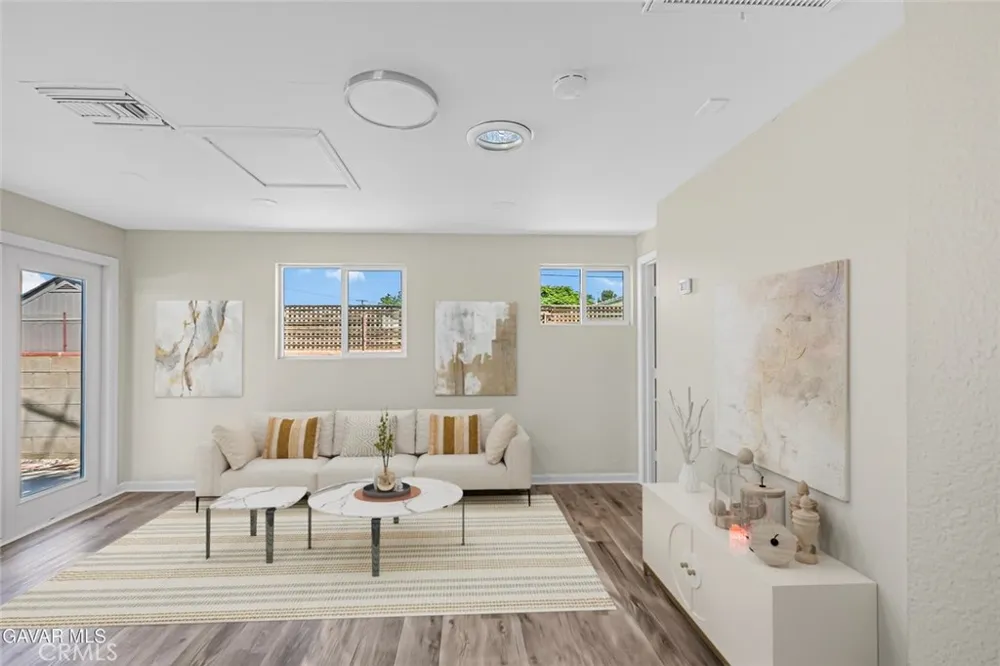 44503 Fern Avenue Lancaster, CA 93534