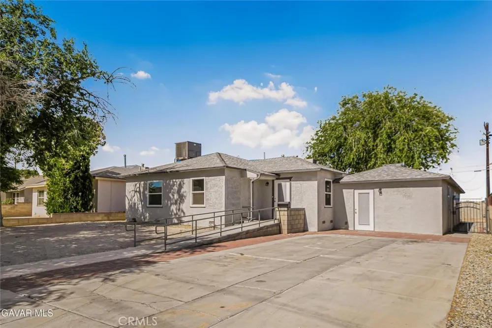 44503 Fern Avenue Lancaster, CA 93534
