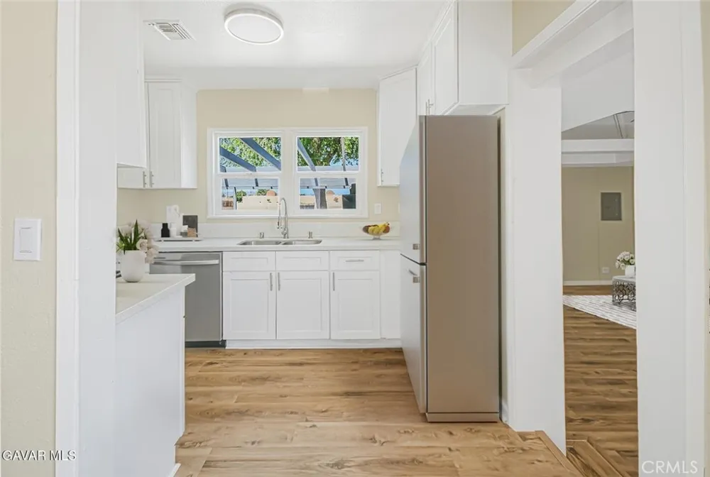 44503 Fern Avenue Lancaster, CA 93534