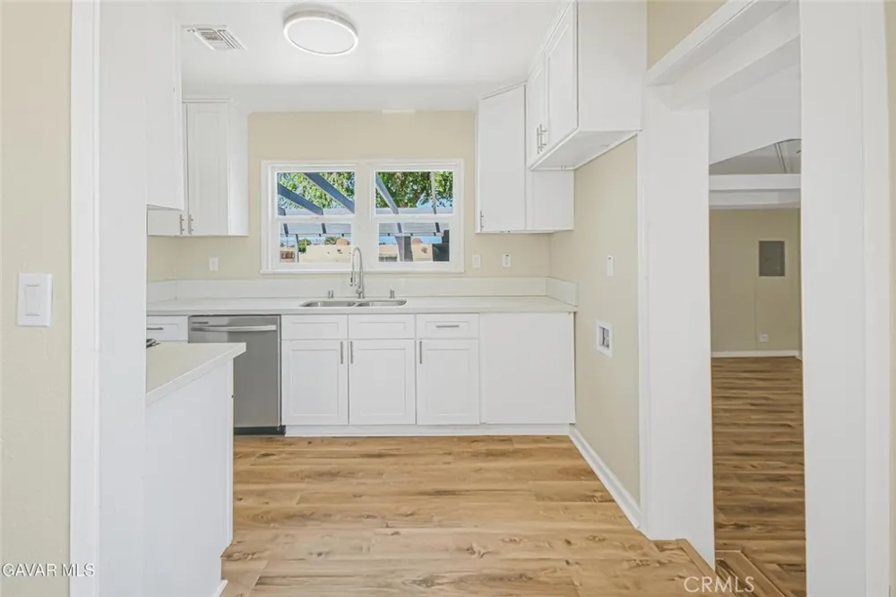 44503 Fern Avenue Lancaster, CA 93534