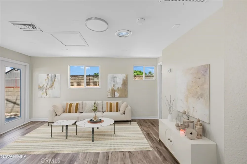 44503 Fern Avenue Lancaster, CA 93534