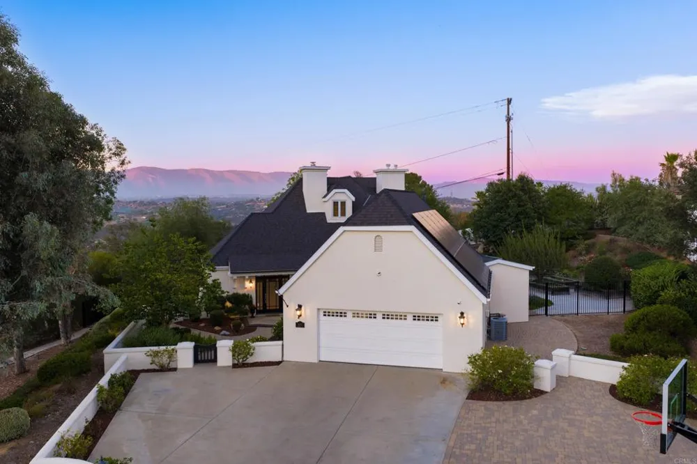 28475 Cerveza Court Escondido, CA 92026