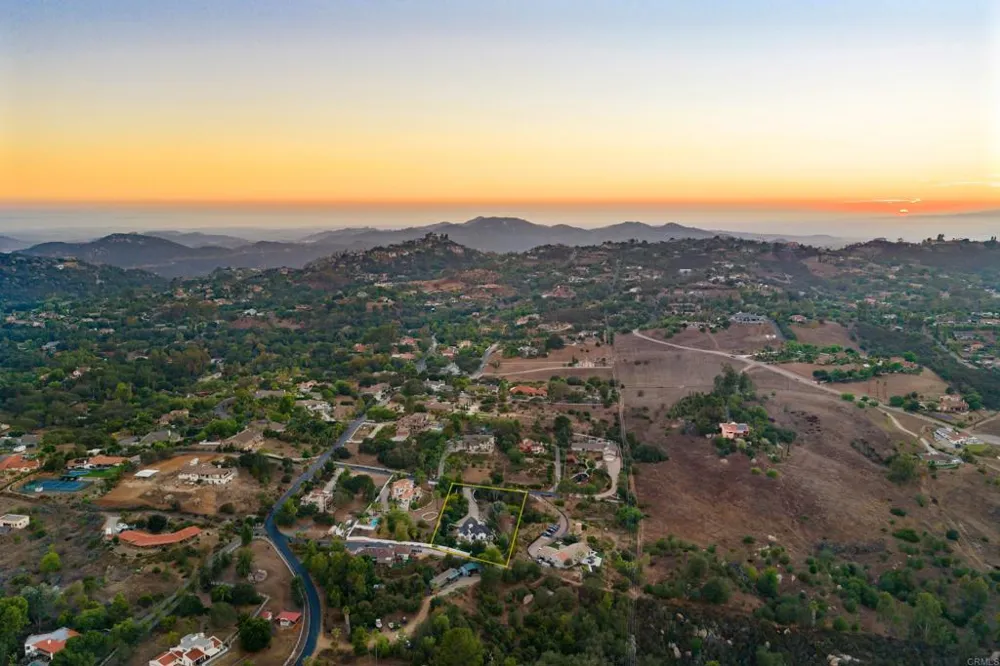 28475 Cerveza Court Escondido, CA 92026
