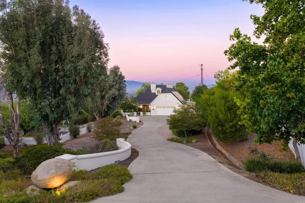 28475 Cerveza Court Escondido, CA 92026