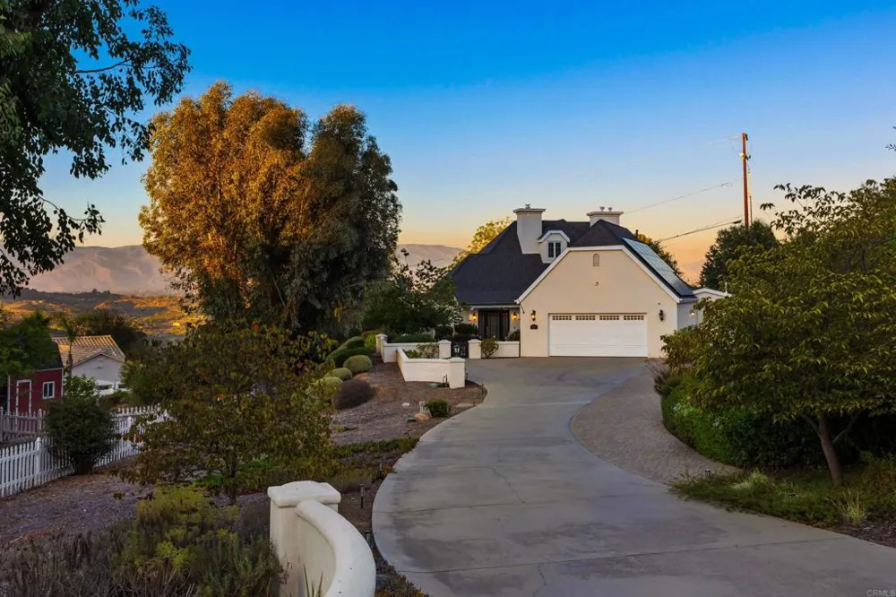 28475 Cerveza Court Escondido, CA 92026