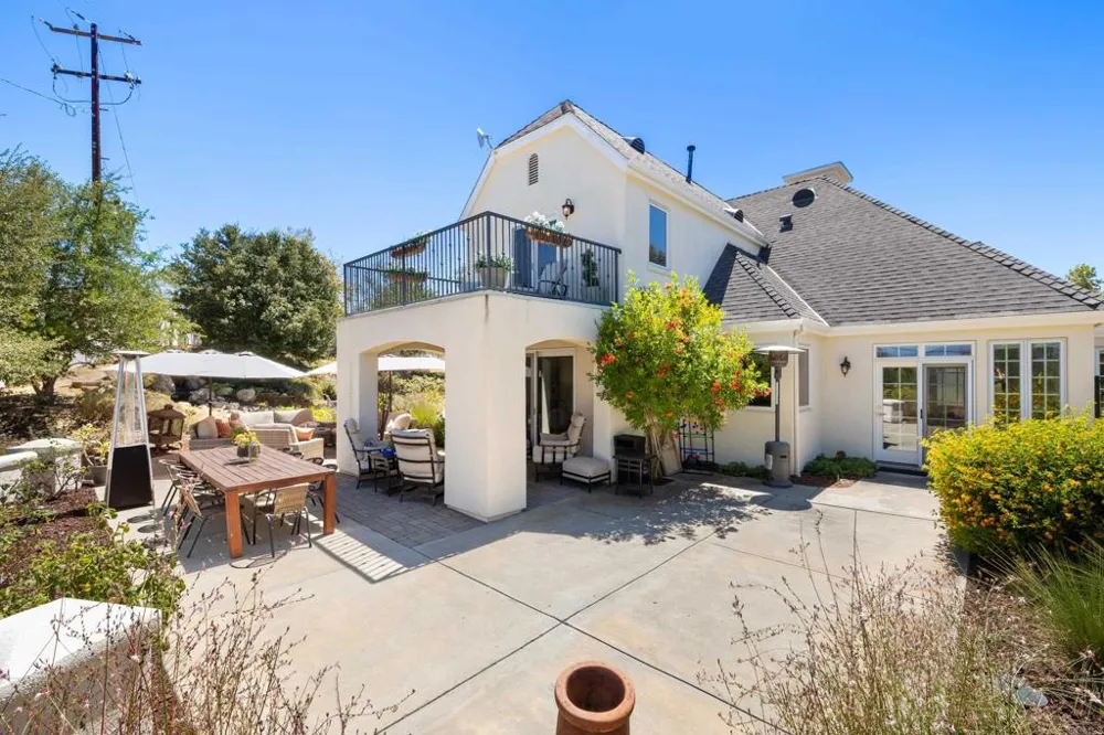 28475 Cerveza Court Escondido, CA 92026