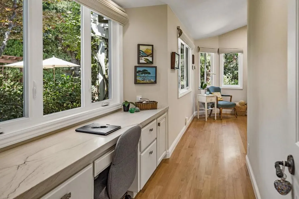 1068 Rose Avenue Mountain View, CA 94040