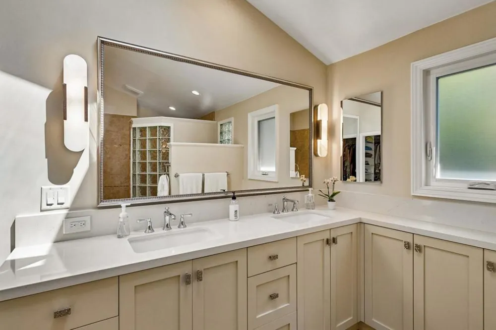 1068 Rose Avenue Mountain View, CA 94040