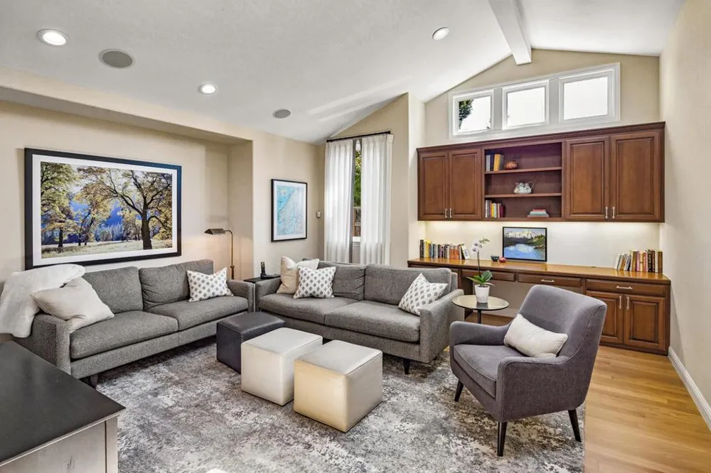 1068 Rose Avenue Mountain View, CA 94040