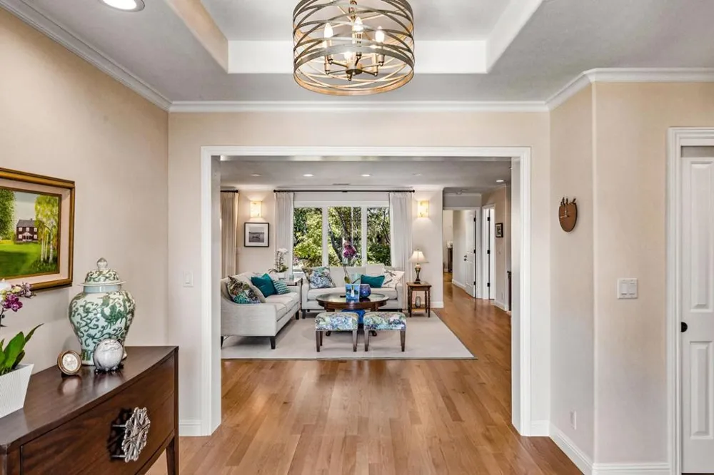 1068 Rose Avenue Mountain View, CA 94040