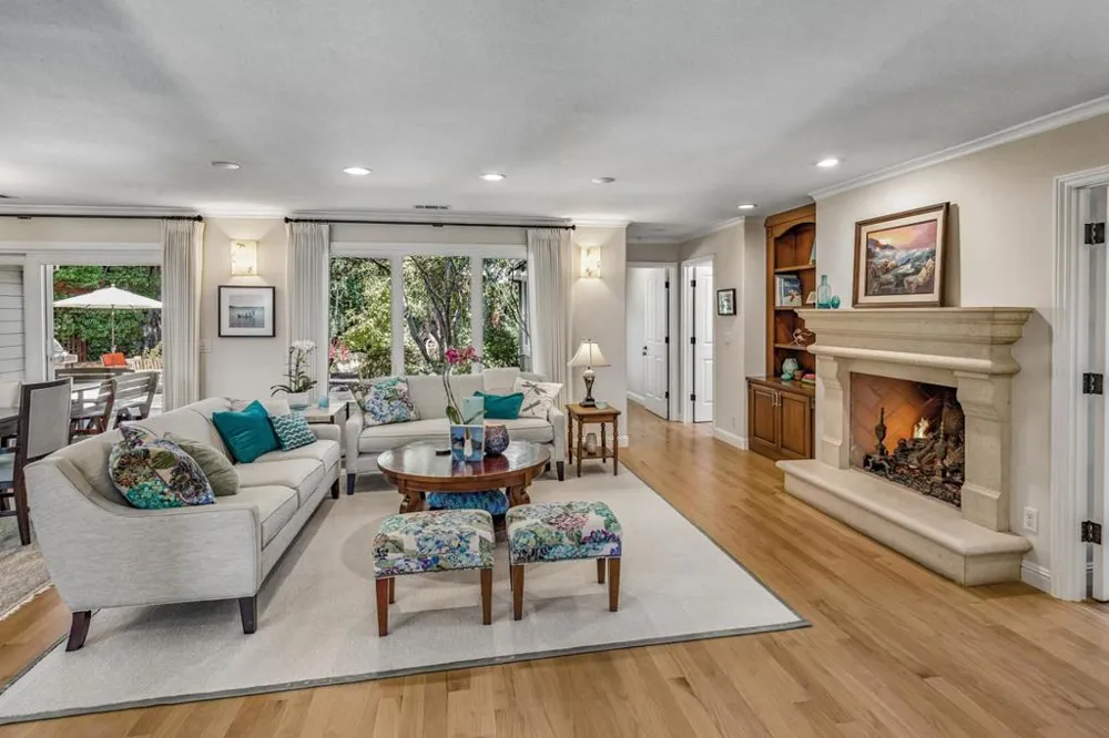 1068 Rose Avenue Mountain View, CA 94040
