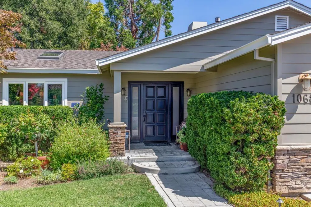 1068 Rose Avenue Mountain View, CA 94040