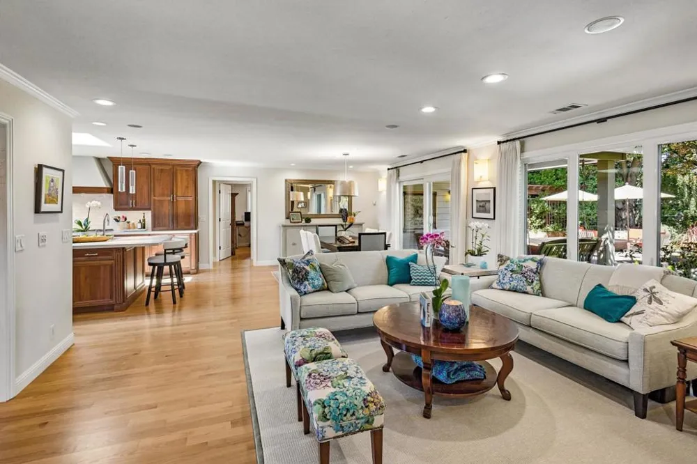 1068 Rose Avenue Mountain View, CA 94040
