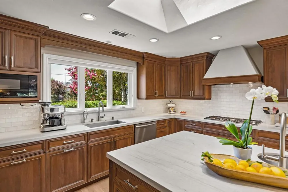 1068 Rose Avenue Mountain View, CA 94040