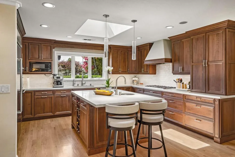 1068 Rose Avenue Mountain View, CA 94040