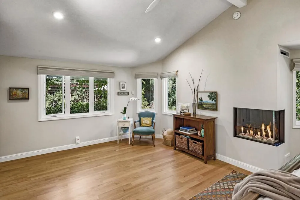 1068 Rose Avenue Mountain View, CA 94040