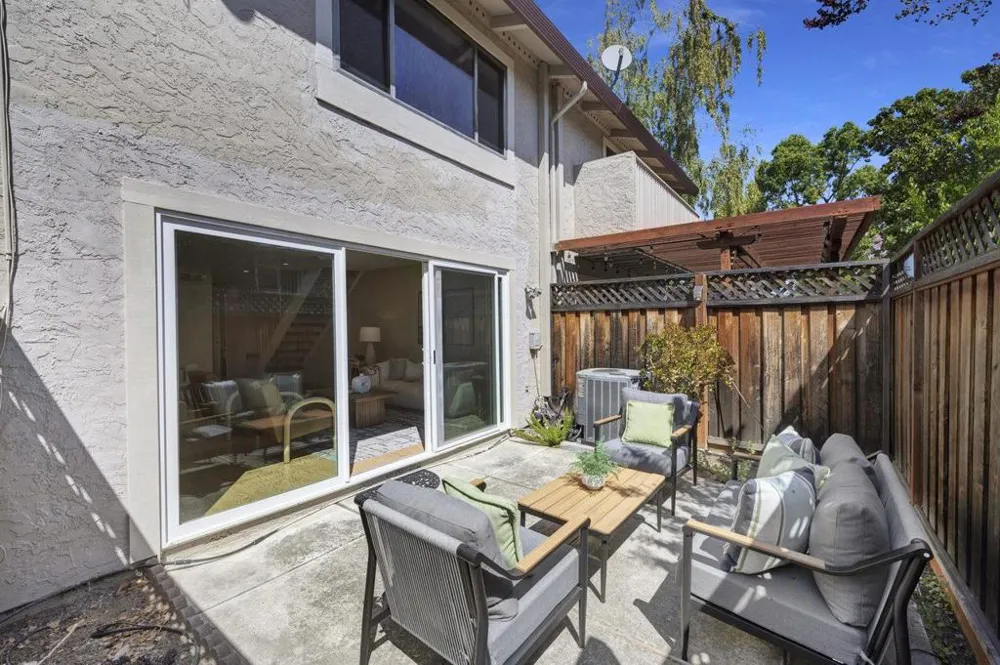 1396 Pinehurst Square San Jose, CA 95117