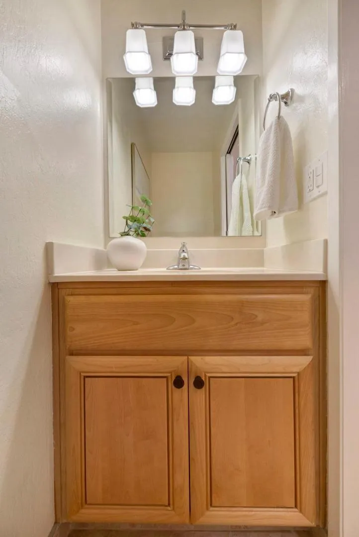1396 Pinehurst Square San Jose, CA 95117