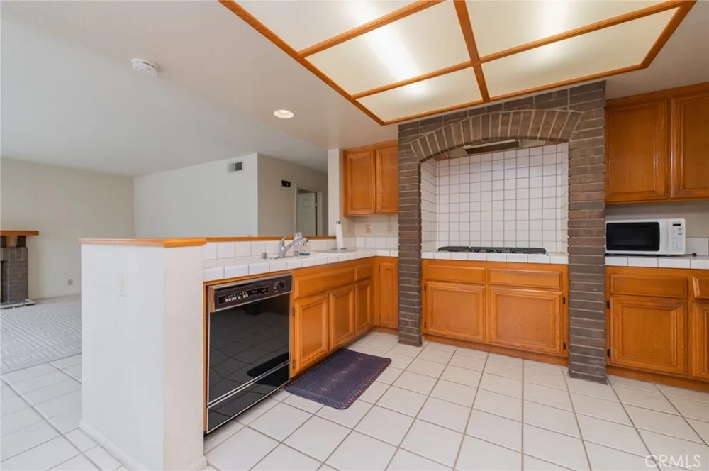 2800 S El Tesoro Hacienda Heights, CA 91745