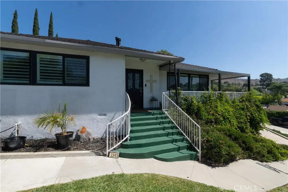 2245 Vista Rd La Habra Heights, CA 90631