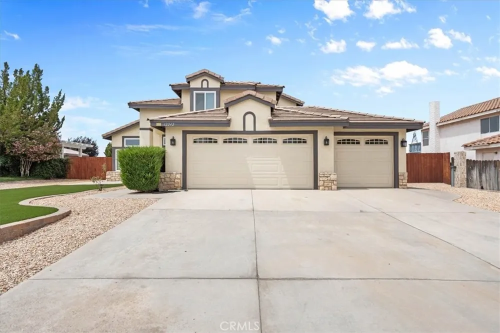 12242 San Ysidro Victorville, CA 92392