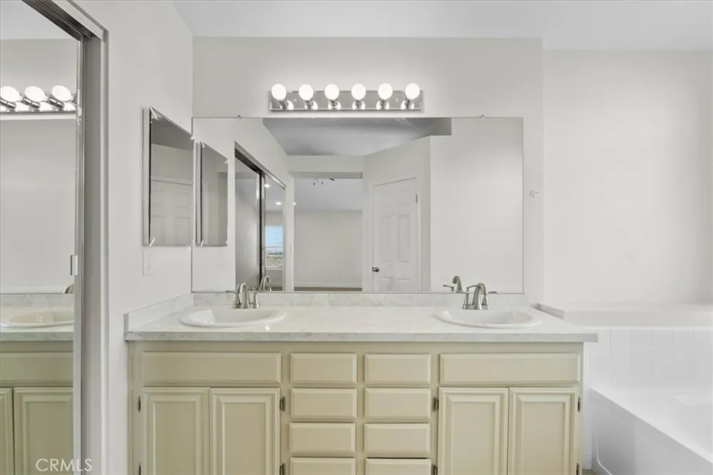 12242 San Ysidro Victorville, CA 92392