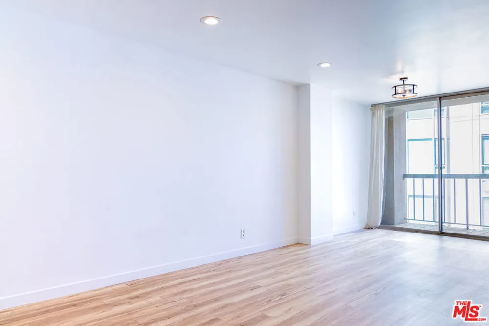 10747 Wilshire Boulevard #PH4 Los Angeles, CA 90024