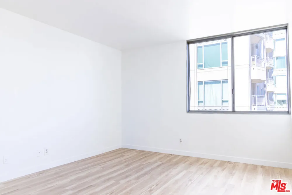 10747 Wilshire Boulevard #PH4 Los Angeles, CA 90024