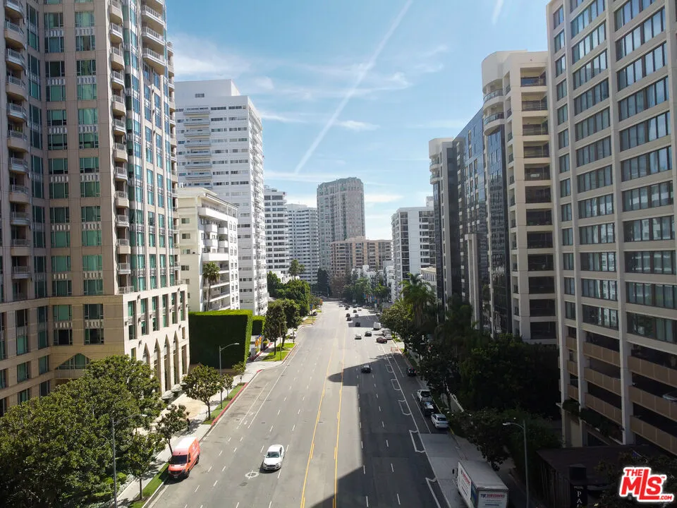 10747 Wilshire Boulevard #PH4 Los Angeles, CA 90024