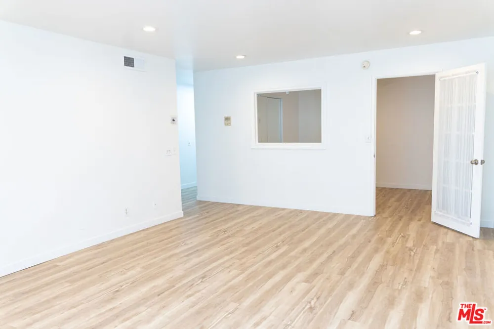 10747 Wilshire Boulevard #PH4 Los Angeles, CA 90024