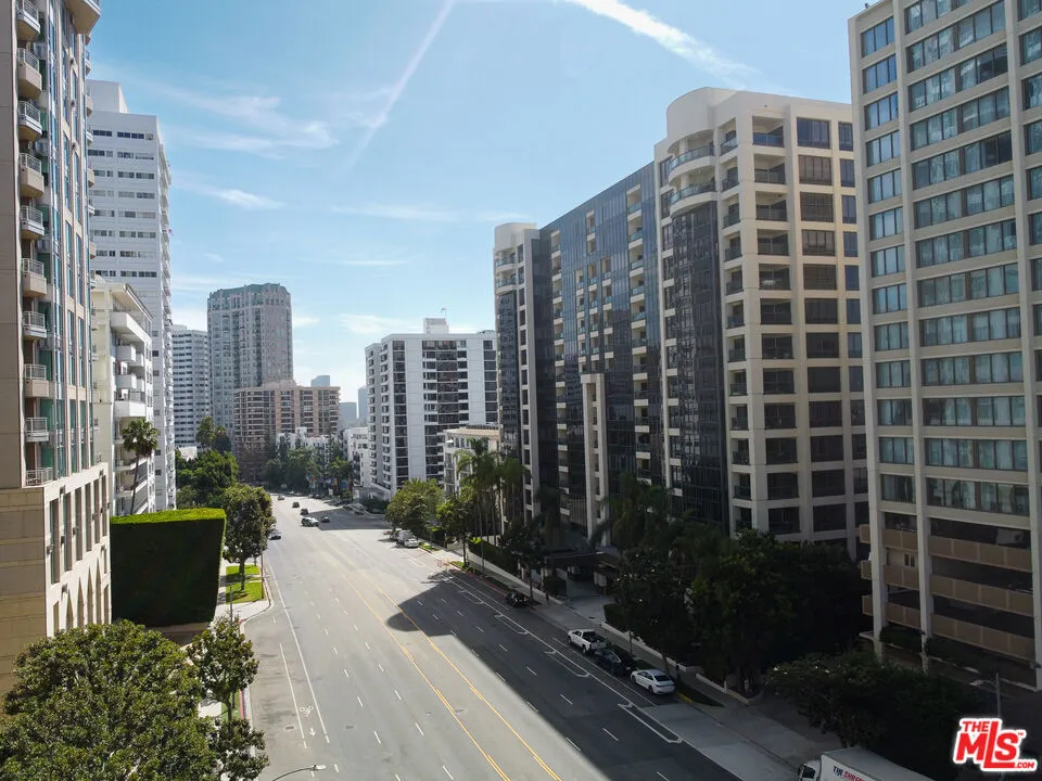 10747 Wilshire Boulevard #PH4 Los Angeles, CA 90024