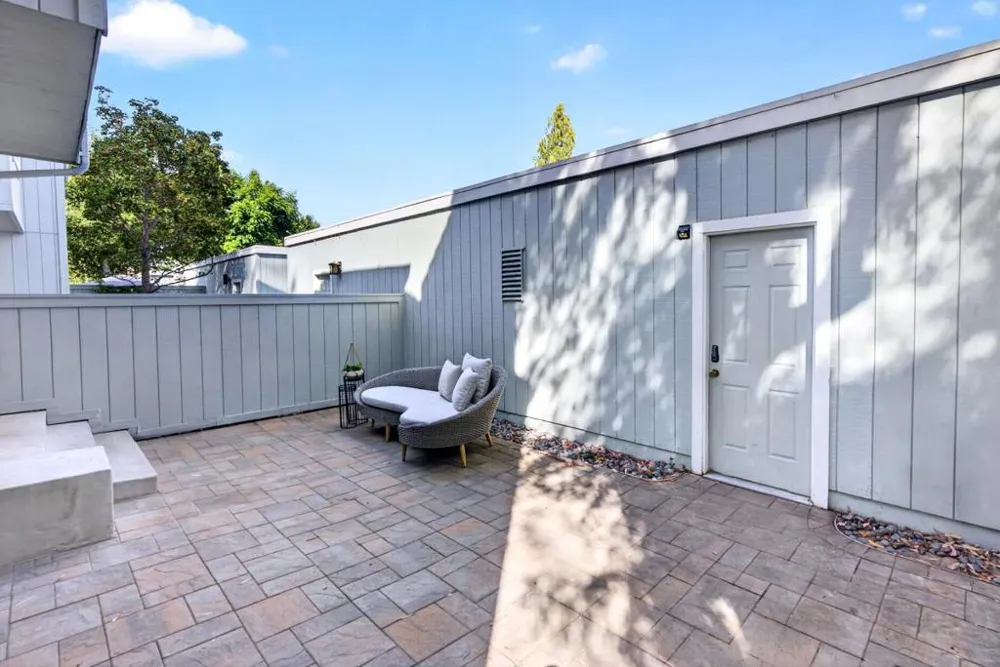 131 Ortega Avenue Mountain View, CA 94040