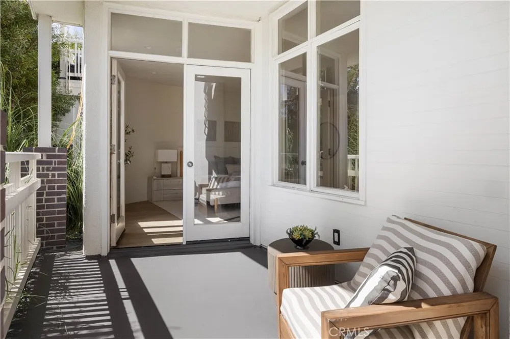 3019 3rd Street #202 Santa Monica, CA 90405