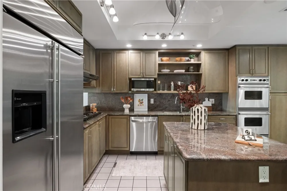 3019 3rd Street #202 Santa Monica, CA 90405