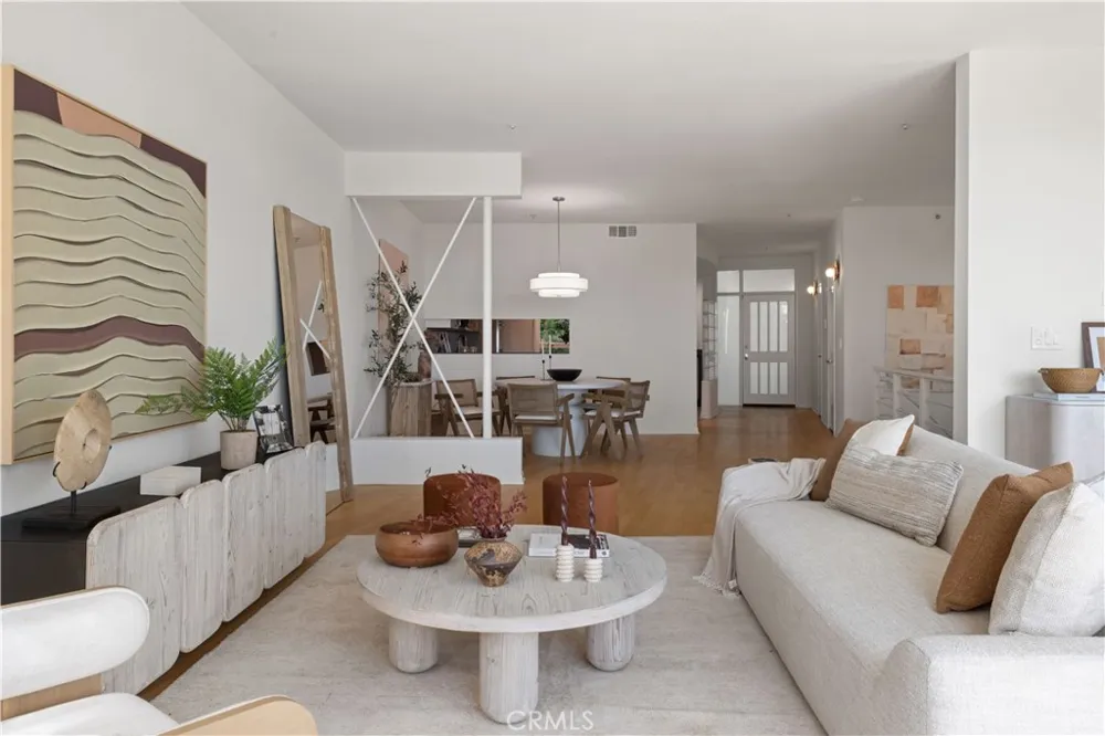 3019 3rd Street #202 Santa Monica, CA 90405