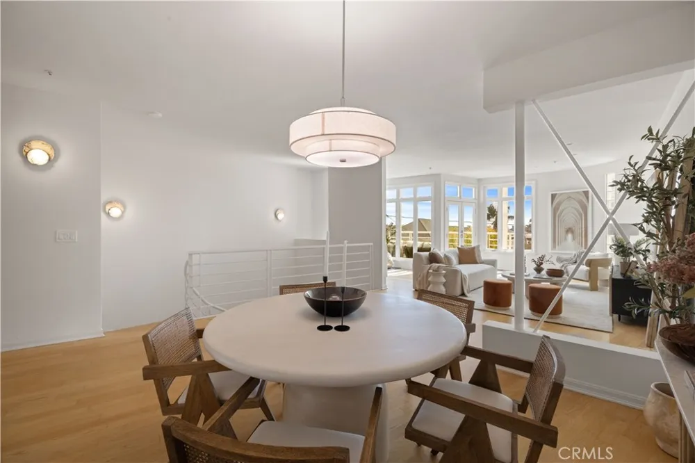 3019 3rd Street #202 Santa Monica, CA 90405