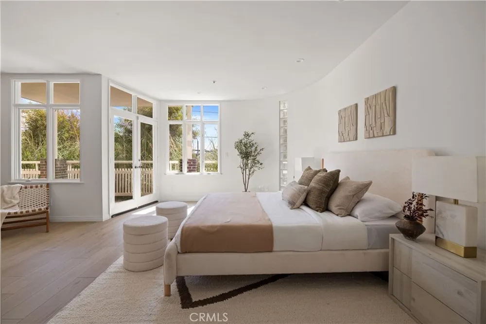 3019 3rd Street #202 Santa Monica, CA 90405