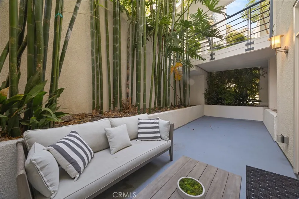 3019 3rd Street #202 Santa Monica, CA 90405
