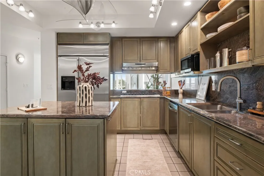 3019 3rd Street #202 Santa Monica, CA 90405