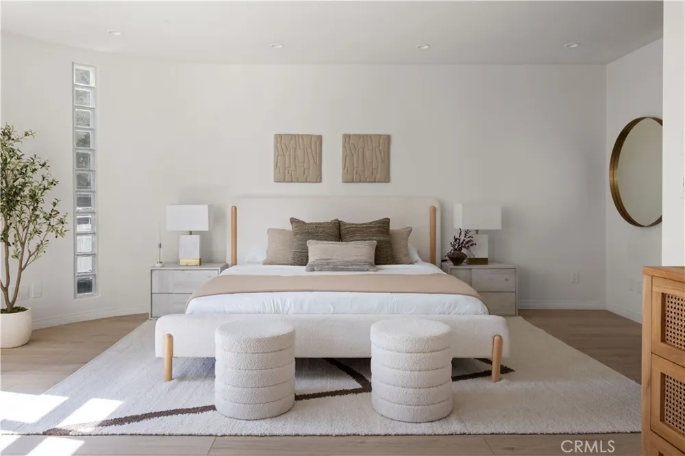 3019 3rd Street #202 Santa Monica, CA 90405