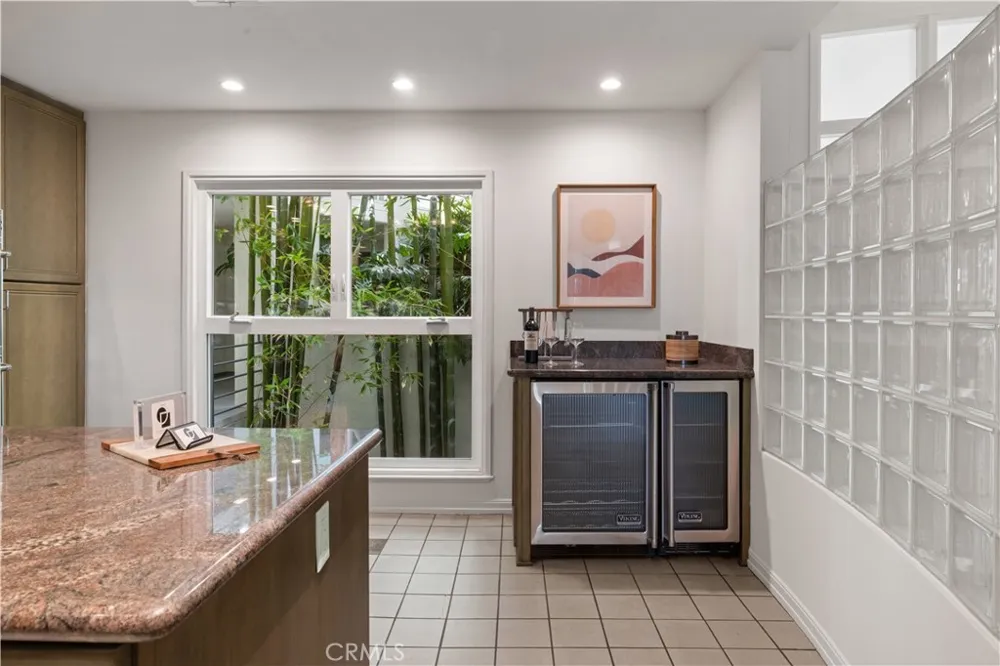 3019 3rd Street #202 Santa Monica, CA 90405