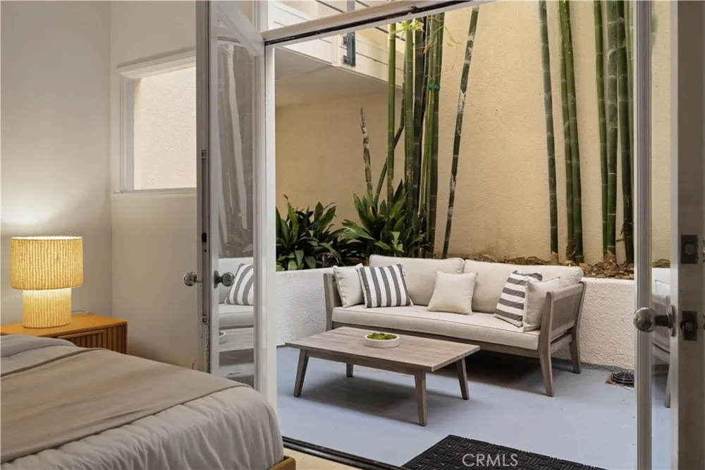3019 3rd Street #202 Santa Monica, CA 90405