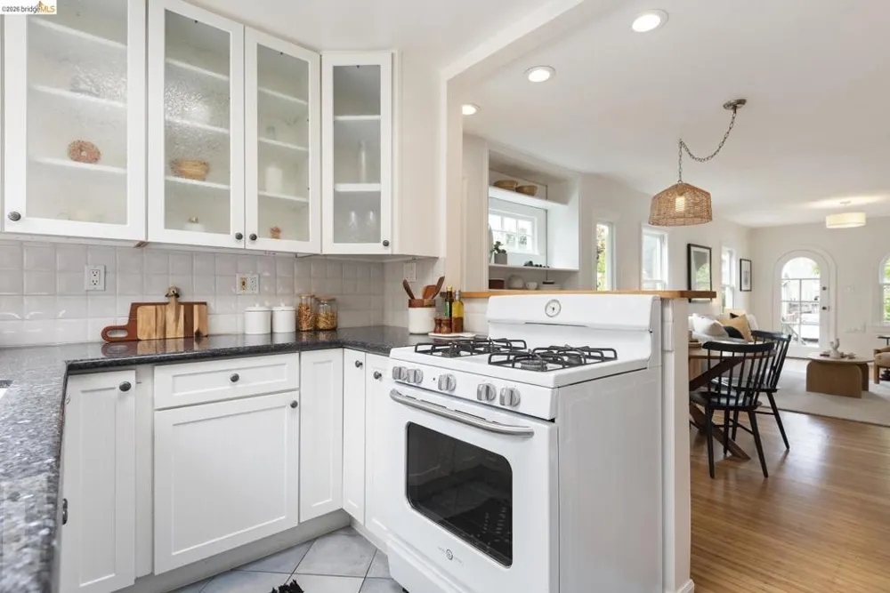 1905 Chestnut St Berkeley, CA 94702
