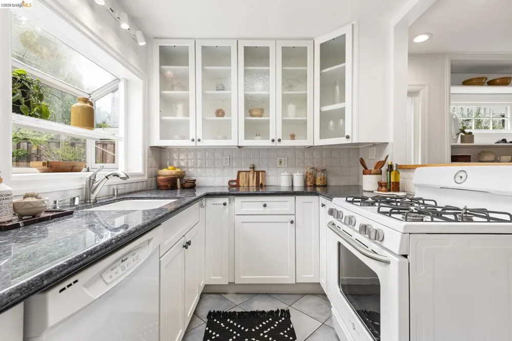 1905 Chestnut St Berkeley, CA 94702