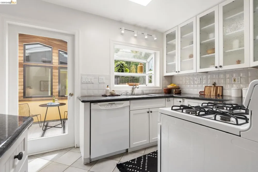 1905 Chestnut St Berkeley, CA 94702